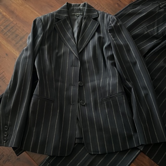 Brooksfield collection Italian three piece suit. Pin stripe. - Picture 2 of 4